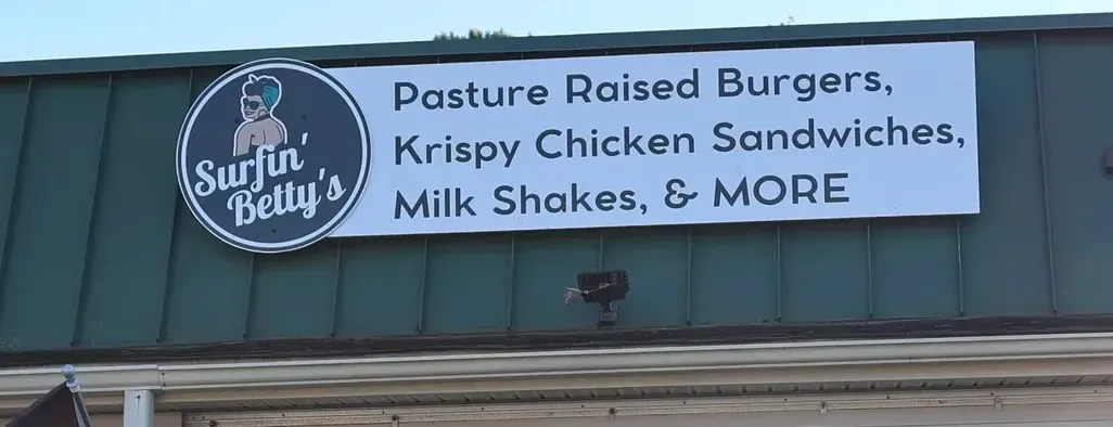 Surfing Betty's Burger Bar - Bethany